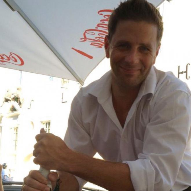 robert-2d9cb1ff &Uuml;ber uns |  RESTAURANT - BAR - CATERING - EVENT